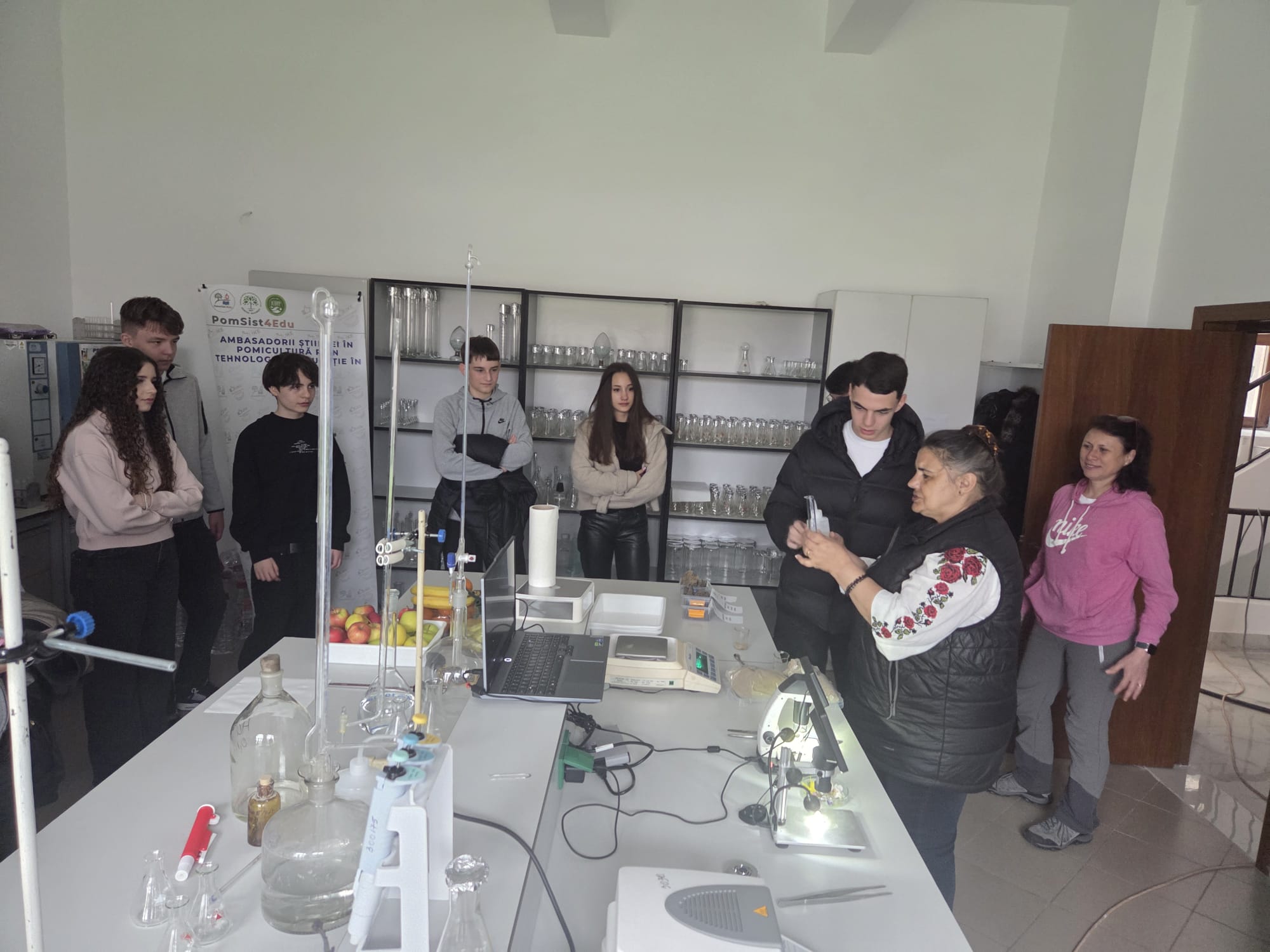 2 vizita liceeni la SCDP Baneasa laborator