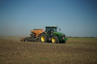 Consultanță și consiliere în domeniul utilajelor agricole, un nou serviciu oferit de Clubul Fermierilor