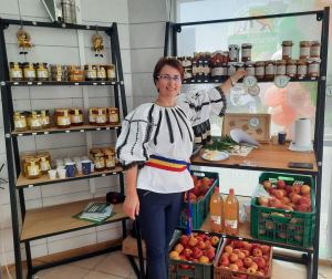 Produse montane în magazinul cooperativei, la Sibiu