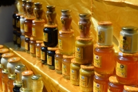Satu Mare: Miere mai multă, dar mai ieftină. Salcâmul a dat producții bune în acest an