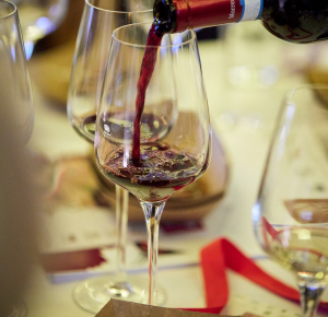 16 – 18 mai 2025: Festivalul RO-Wine sărbătorește 10 ani de pasiune și excelență în vinuri premium