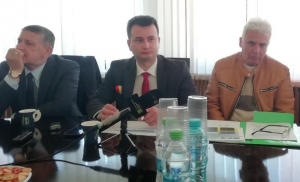 Statisticile oficiale, combinate precum mierea cupajată