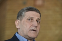 Piața mierii: Falsurile pun presiune asupra producției interne și limitează dezvoltarea sectorului apicol. Doar cinci la sută din borcan este miere românească