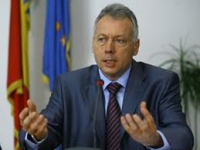 Ministrul Mediului şi Pădurilor semnează, la Vaslui, contractul de finanţare pentru groapa ecologică de la Roşieşti