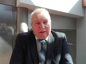 Secretul lui Viorel Nica: fidelizarea angajaților. El oferă copiilor acestora grădiniță, respectiv apă caldă și energie electrică în fostele blocuri de nefamiliști din apropierea fermei
