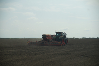 „Investiții în exploatații agricole”, urmează lansarea componentei pentru sectorul vegetal. Ghidul solicitantului, în consultare publică
