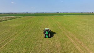 Practicile sustenabile combat schimbările climatice, oferindu-le fermierilor beneficii economice