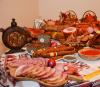Producătorii locali au nevoie să vândă tot anul, nu doar de sărbători