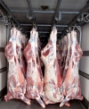 Abatoarele au sacrificat mai multe bovine, dar numărul total de tăieri a scăzut de la an la an. La porc stăm și mai rău